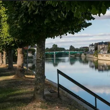 Appartement studio calme tout équipé en Bord de Marne - Proche Disney *
